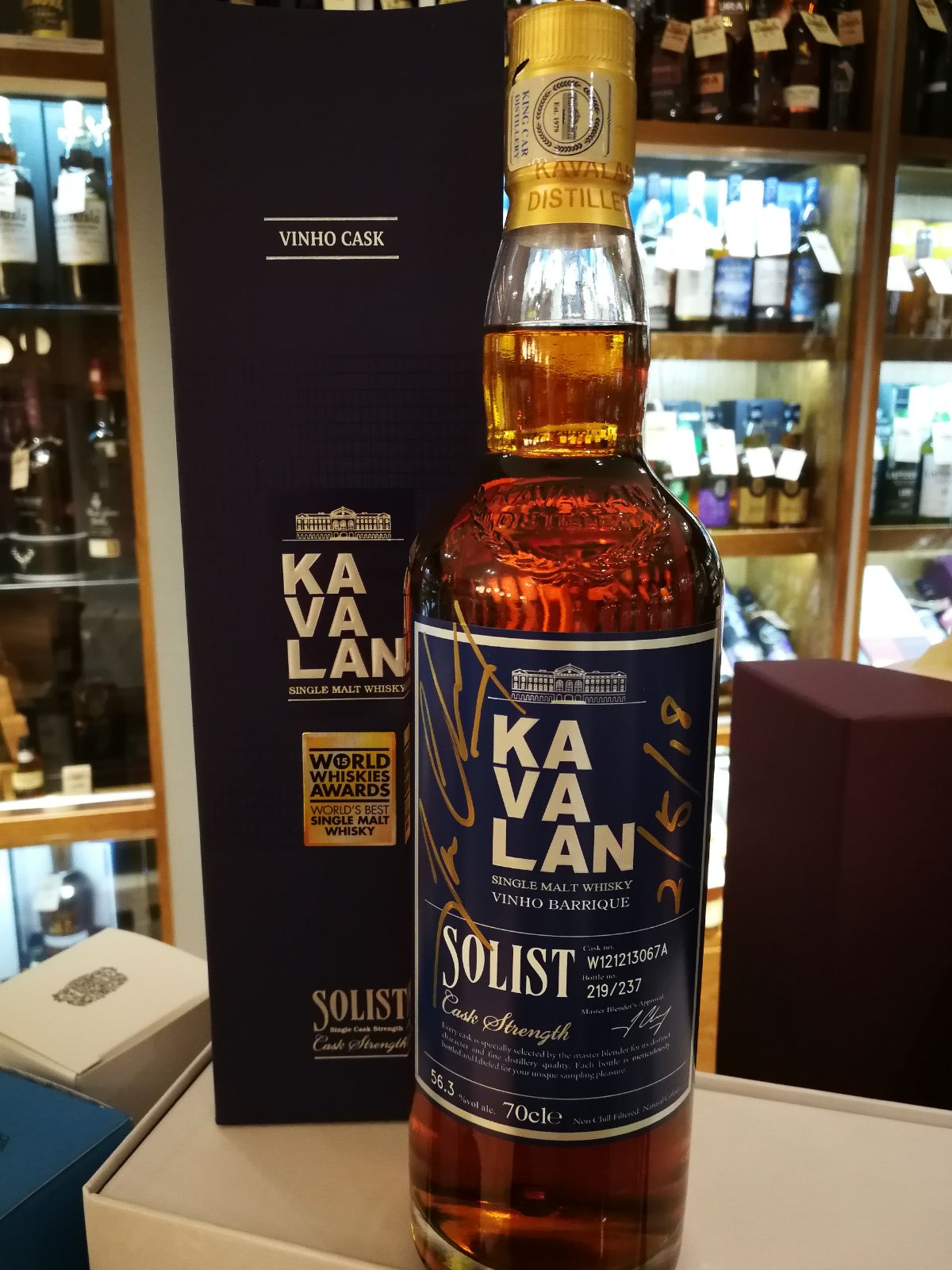 Kavalan Solist Vinho Barrique Limited Edition Signed Bottle Whisky - 70cl 56.3%